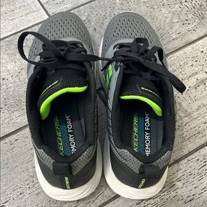 Skechers Gray and Black Sneakers with Breathable Mesh